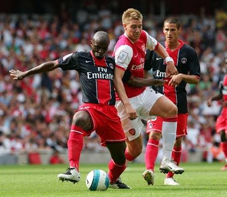 在活动现场, 体育馆