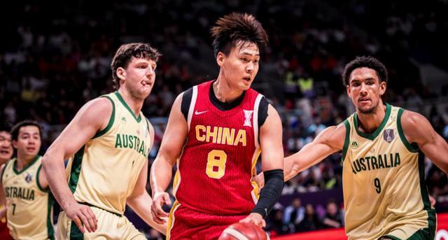 部分球迷还, 亚男篮