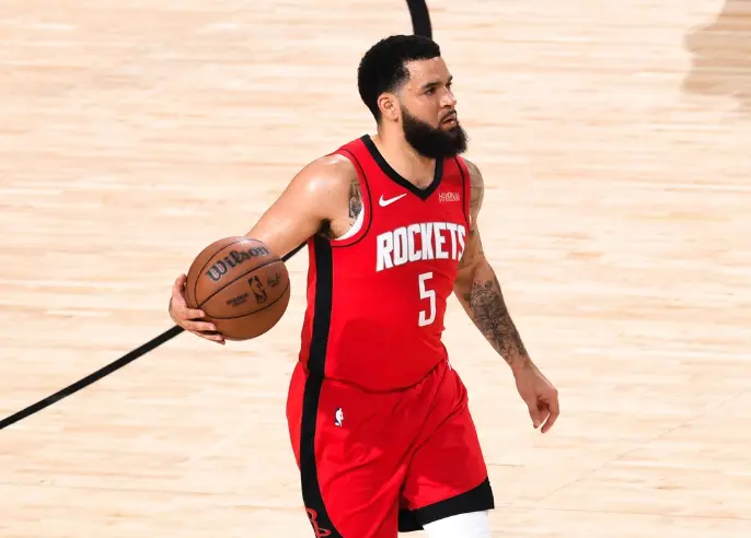 躺病床上仍 躺病床上仍