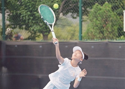 网球比赛在, 蓬勃发展, 促进该项目